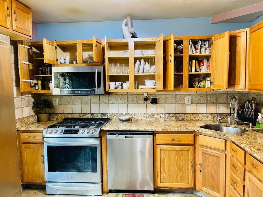 Colorful 3 Bedrooms Twin Home Near Center Philadelphie Extérieur photo